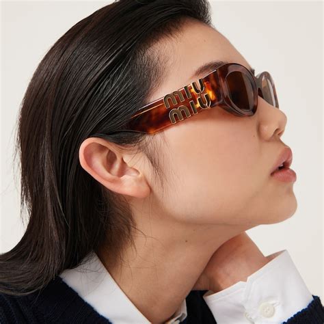 miu miu 선글라스|미우 글림스 선글라스 카멜 베이지 렌즈 .